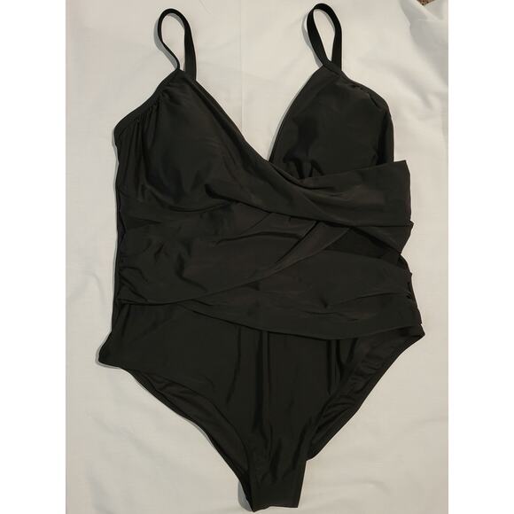 Cupshe one piece swimsuit size 3X, black, timeless, flattering, vacation, New - Picture 1 of 7
